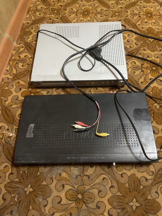 2 DVD плеера в хорошем состоянии