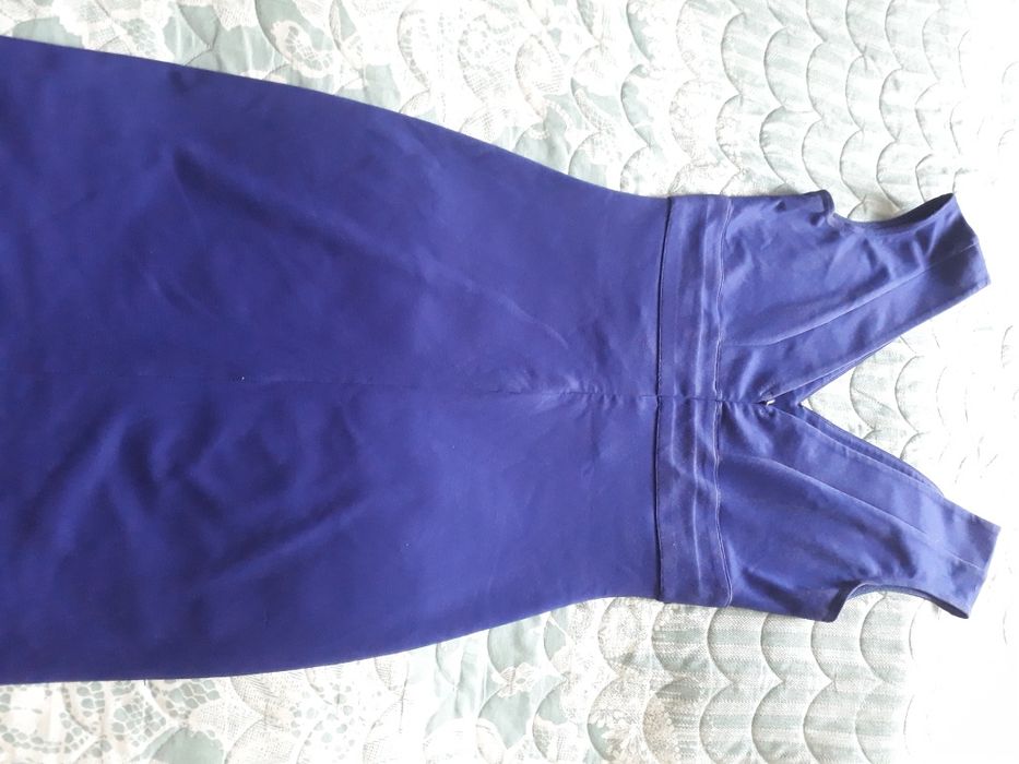 В прадаже платье размер m-ка но можно и на s-ку . Звоните, пишите