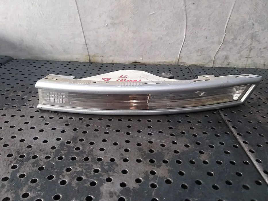 Semnalizare stanga vw passat b6 3c 3c0953041e