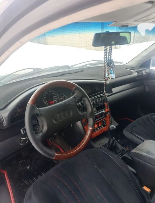 Ауди А6 1995.         .