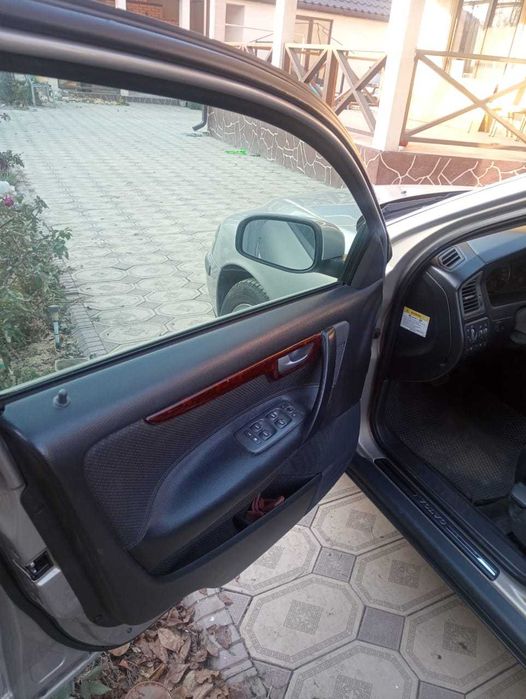 Volvo S60 хэтчбек