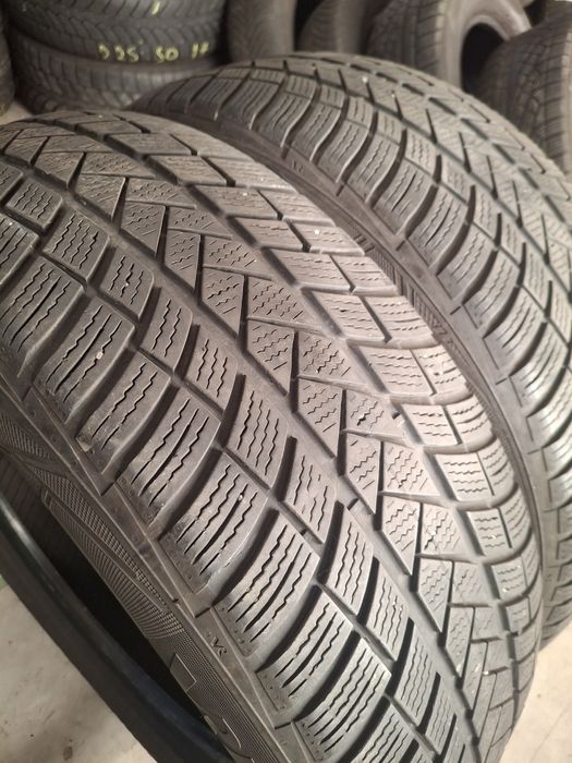 2 Anvelopele de iarnă 215 60 r17 Vredestein