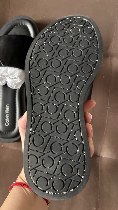 Чехли от естествена кожа Calvin Klein