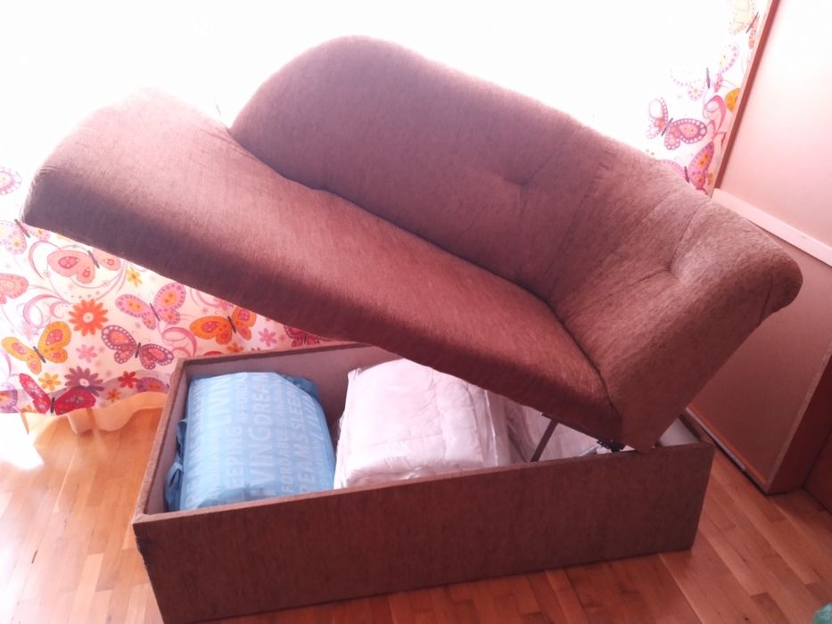 Ъглов диван-спалня и ракла