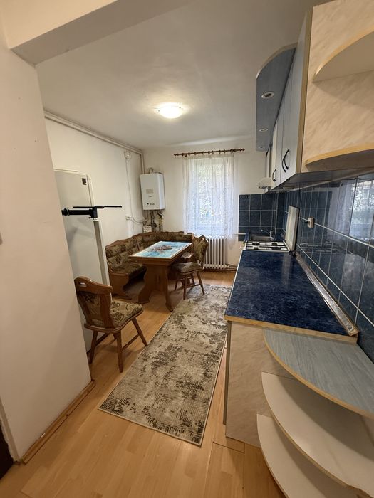 Inchiriez apartament
