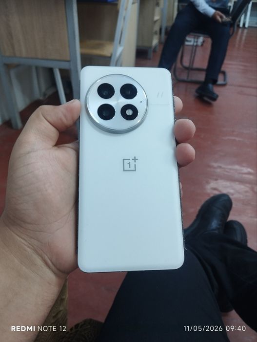 OnePlus 13.  12/256