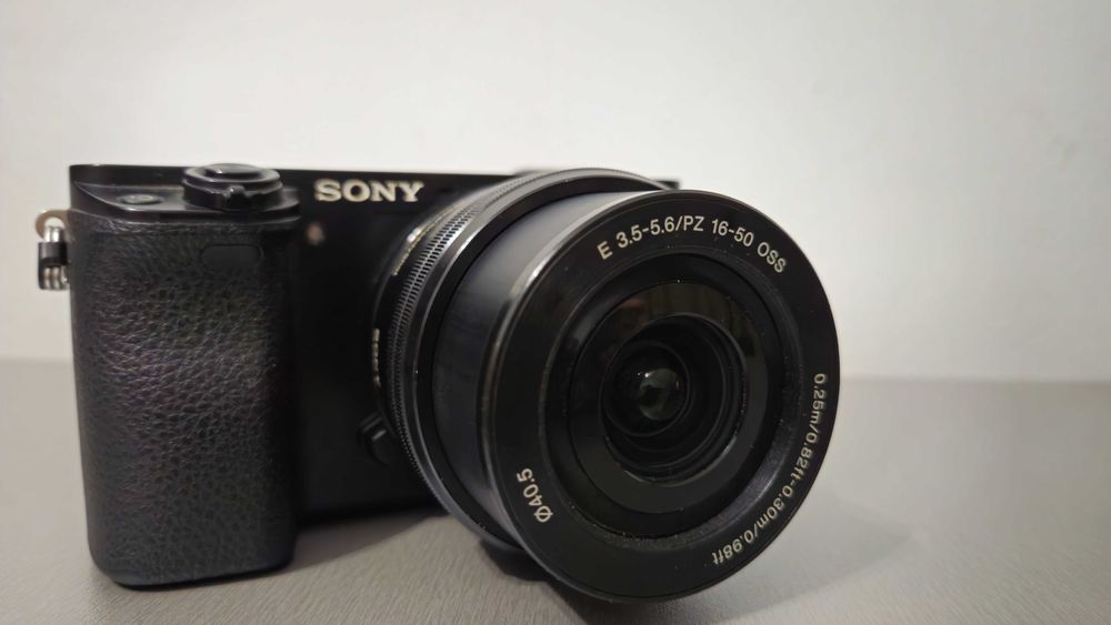 Sony Alpha ILCE a6000 | 16-50mm 3.5-5.6f | 20113 cadre