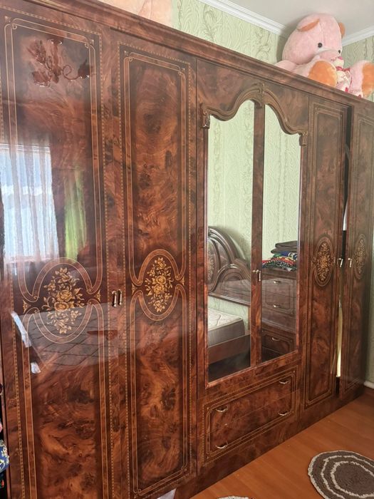 Спальный гарнитур сатылады