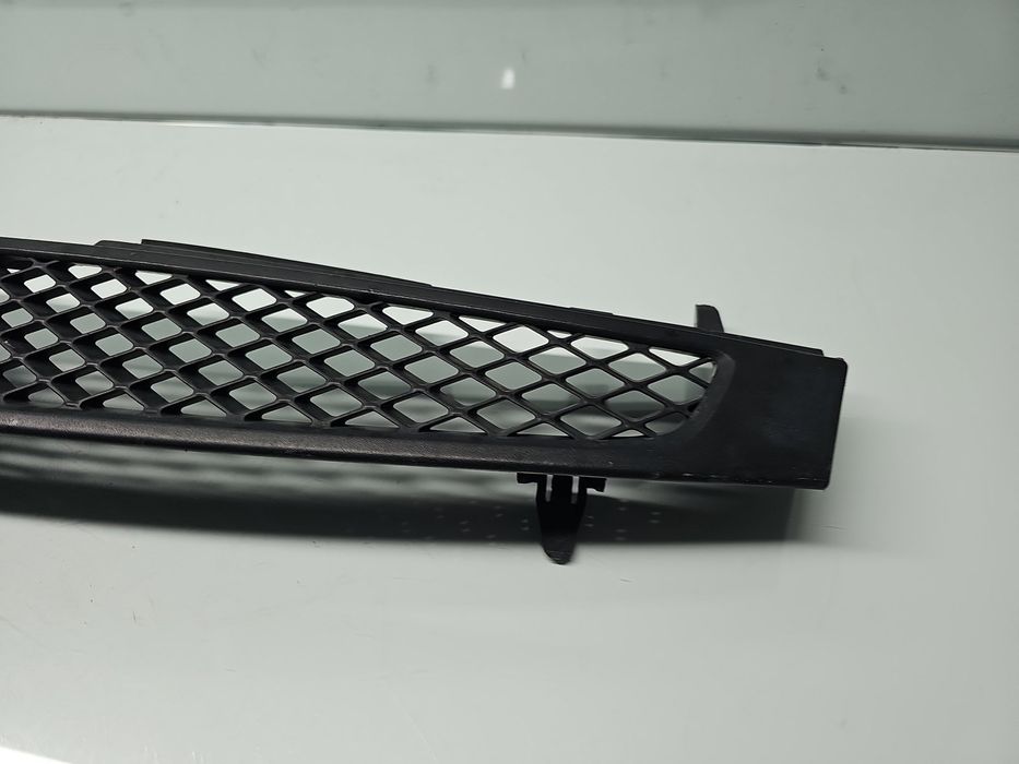 Grila bara fata Ford Fiesta 5 [Fabr 2001-2010] Hatchback  2S61-8200-AG