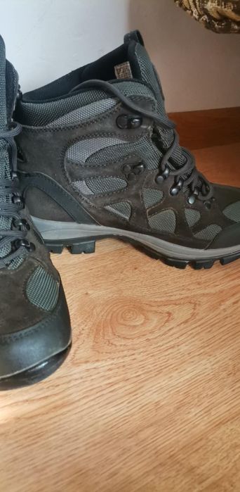 Дамски туристически обувки Jack Wolfskin