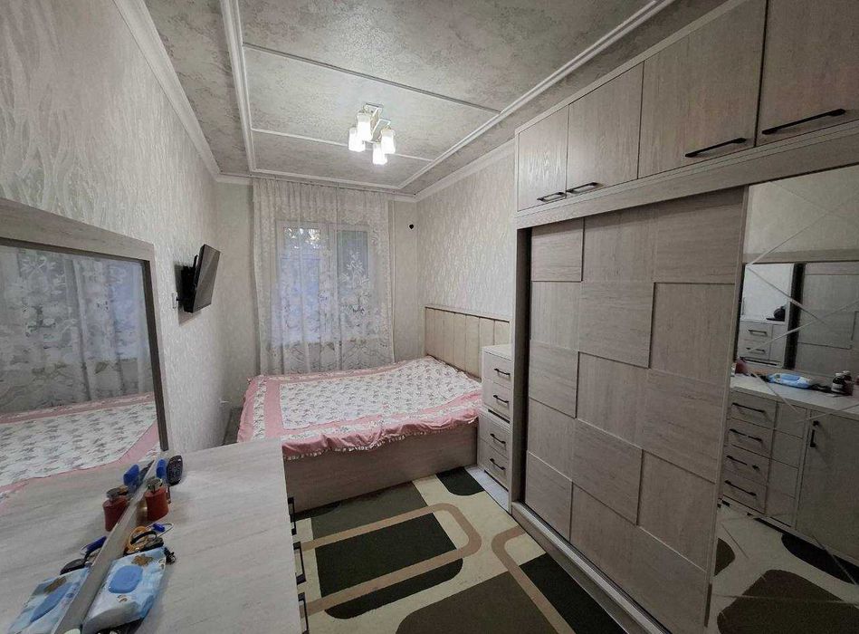 юнусабад 15-квартал рядом Метро 2- ком кв разделная