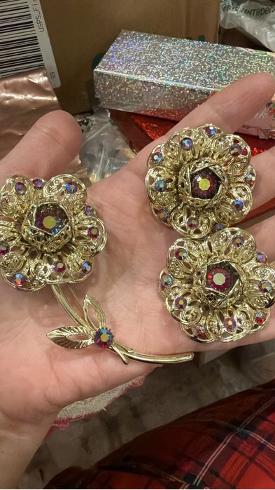 Серьги кольца браслеты сотуары и прочее
