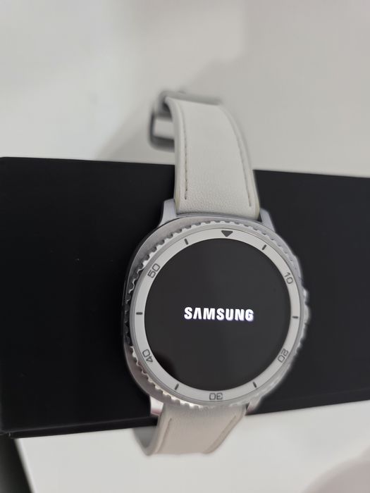 Vand  Samsung Galaxy Watch 8 classic-premium in garanție