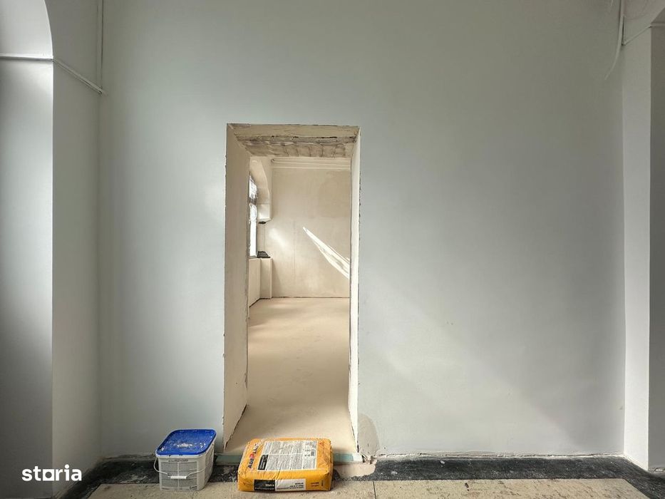 Spatiu parter, sursa apa in el, 13mp, centru, Cuza Voda