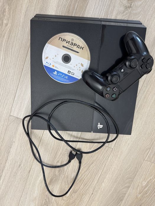 пс 4 обычный , в хорошом состояний
