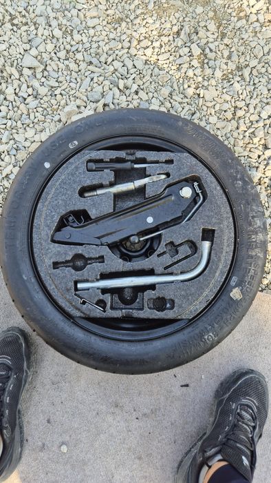 Патерица / Резервна Гума с Оборудване VW 16цола 5х112 цент.отвор 57.1