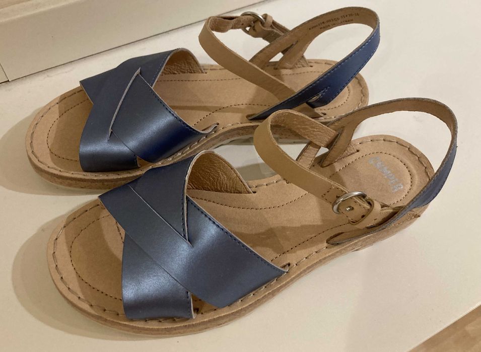 Продавам нови сандали CAMPER за момиче ,№35.