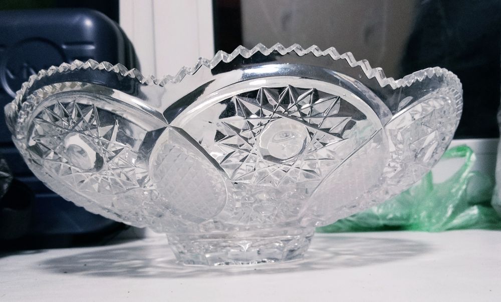Продам хрустальные салатницы
