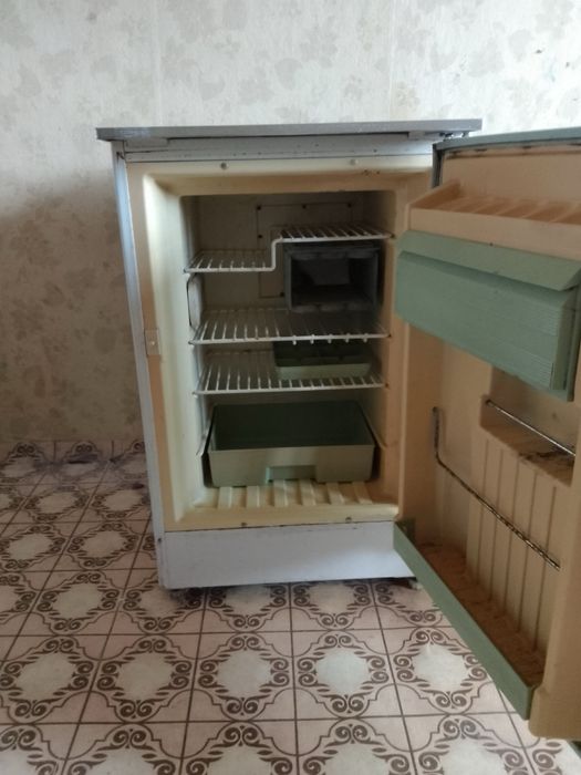 Продавам хладилник