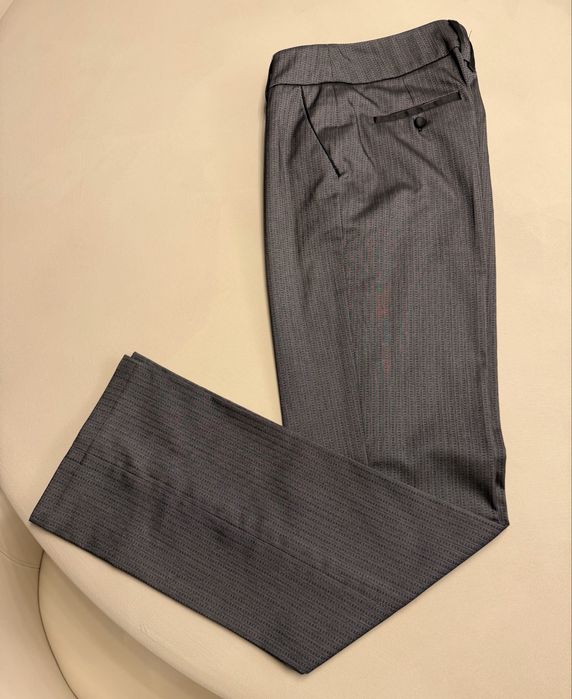 Costum elegant cu pantaloni