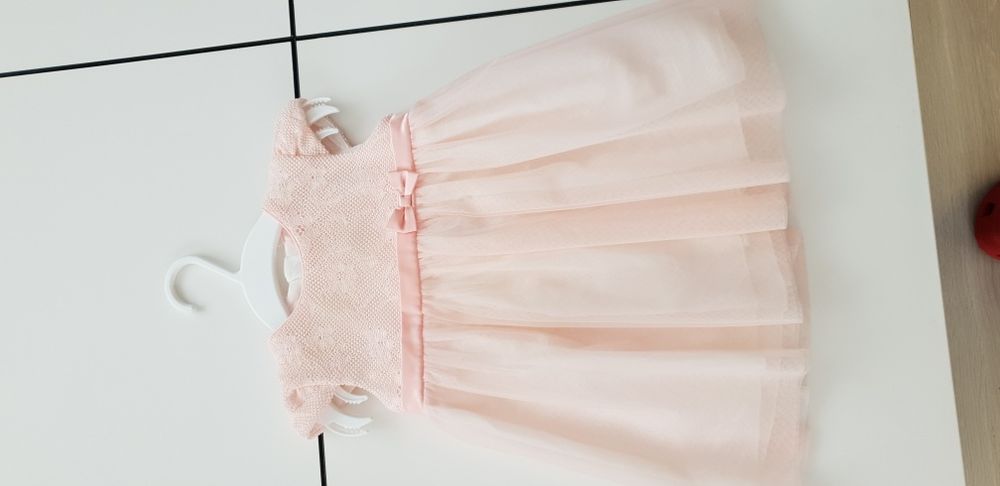 Rochita roz în stare foarte buna