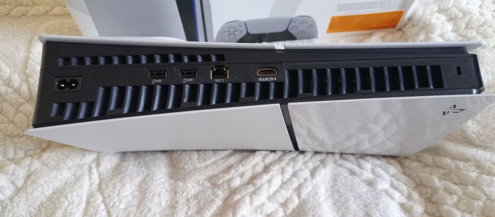 Продаётся Sony Playstation 5