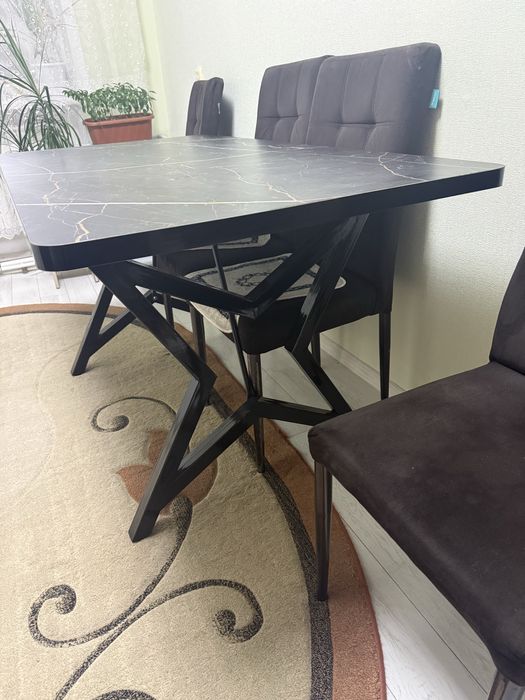 Продам стол и 6 стульев