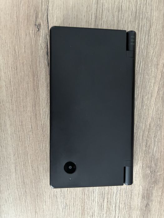 Nintendo dsi (modat) cu 2 jocuri si o carcasa