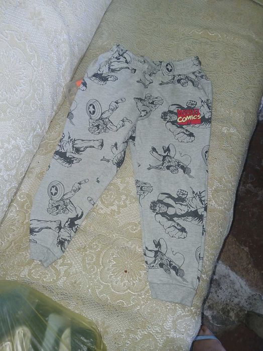 Дрехи за 3-4 годишно дете