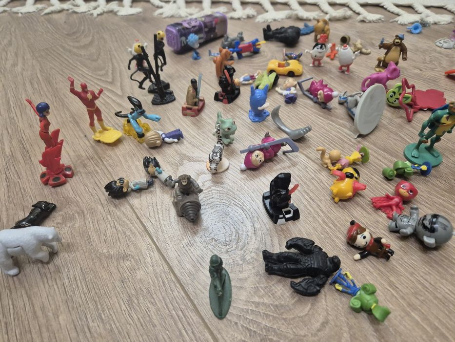 Всё из киндер сюрприз