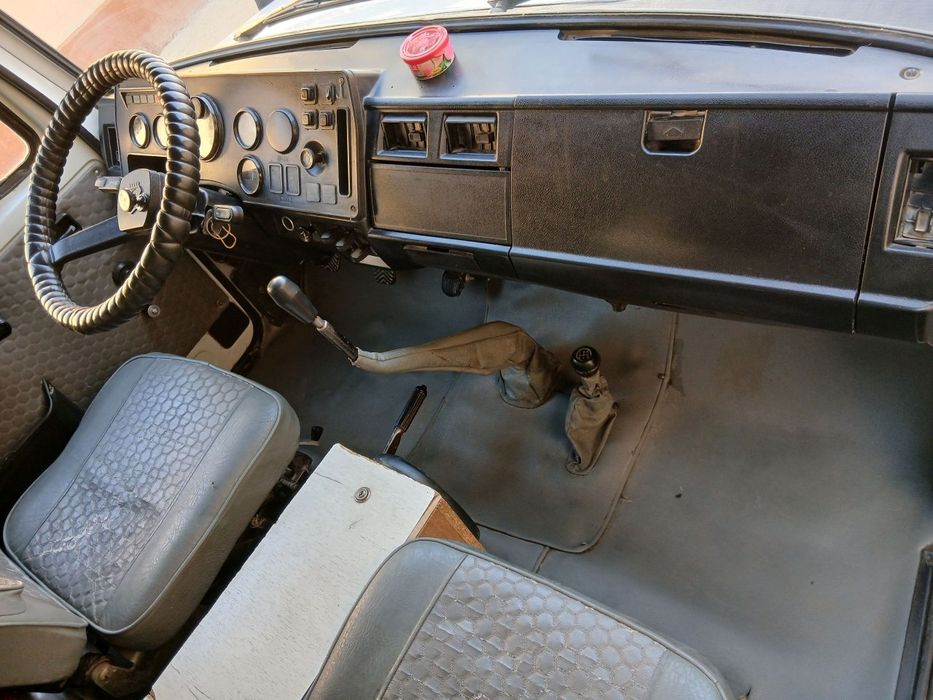 Gaz 3307 mashina sotiladi