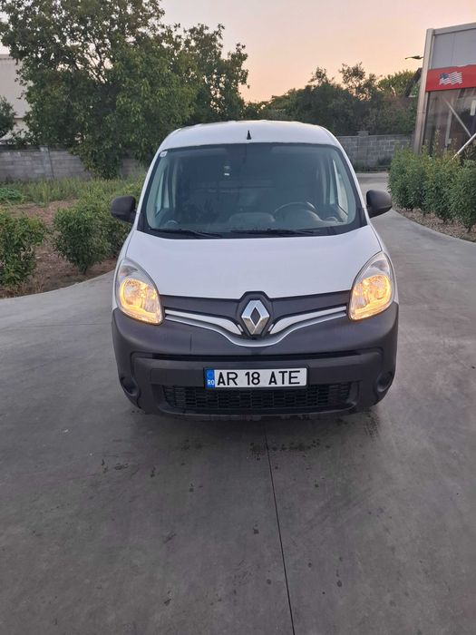 Autoutilitara renault kangoo