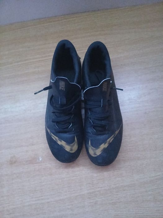Ghete de fotbal nike mercurial negri