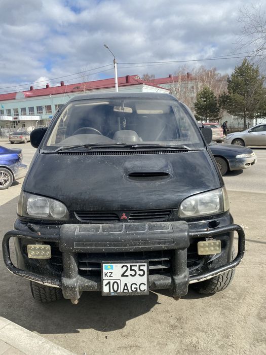 Mitsubishi Delika 3,0
