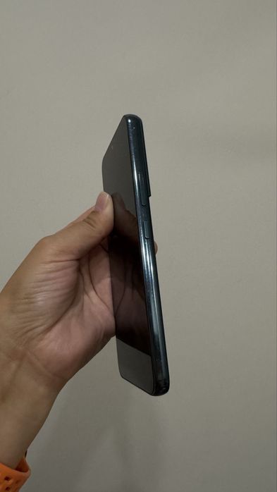 Samsung S22 в идеальном состоянии