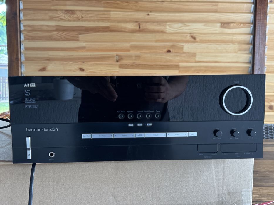 Vand/Schimb Harman/Kardon AVR135
