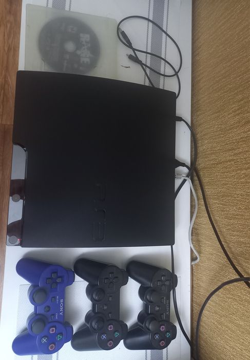 Игровая приставка Sony PlayStation 3 Slim + 3 геймпада