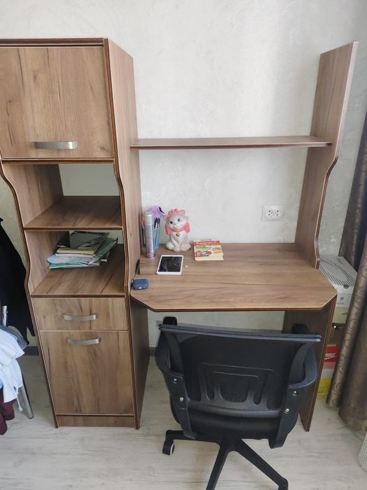 Стол ученический продам