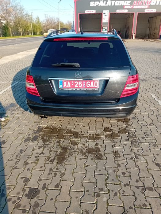 Vând Mercedes c 200