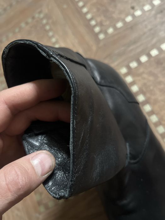 Қолдан тігілген былғары етік