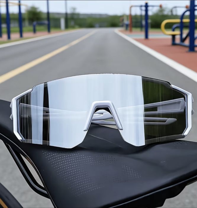 Ochelari sport „WrapAround” pentru bărbați – stil clasic cu lentile oglindă