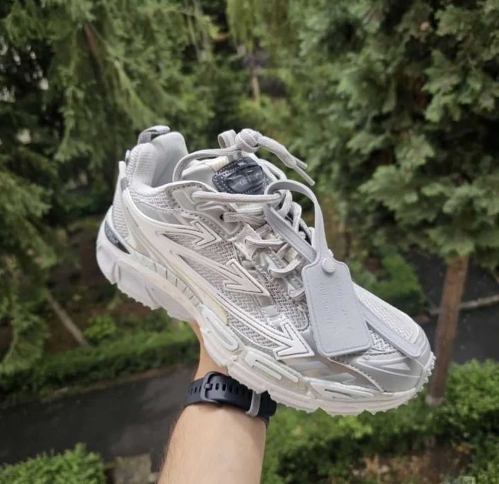 Off-White "Be Right