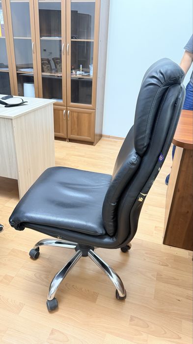Кресло офисное продам
