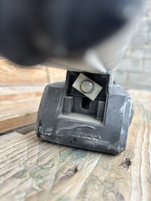 Продам поперечный рейлинг Lux