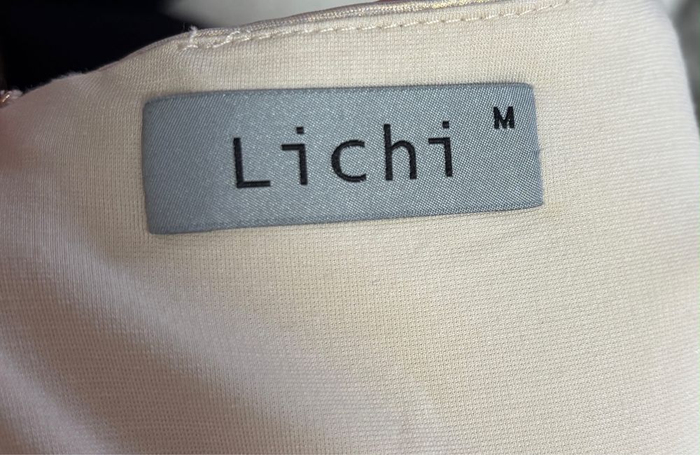 Платье Lichi  в отличном состоянии