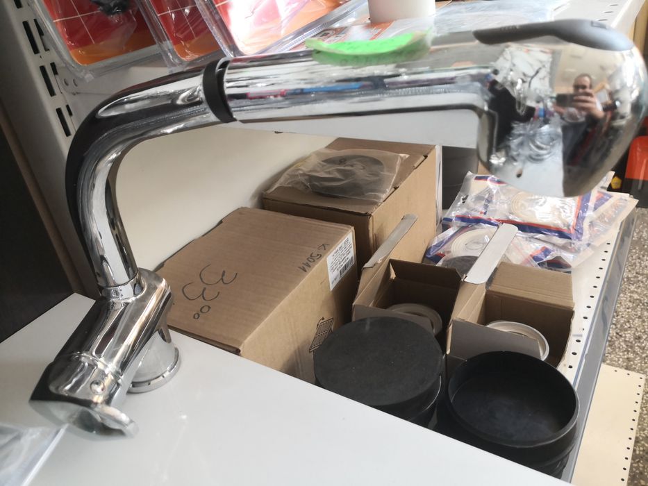 Смесител с разтеглива глава