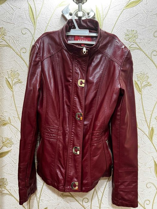 Продаются куртки женские, б/у