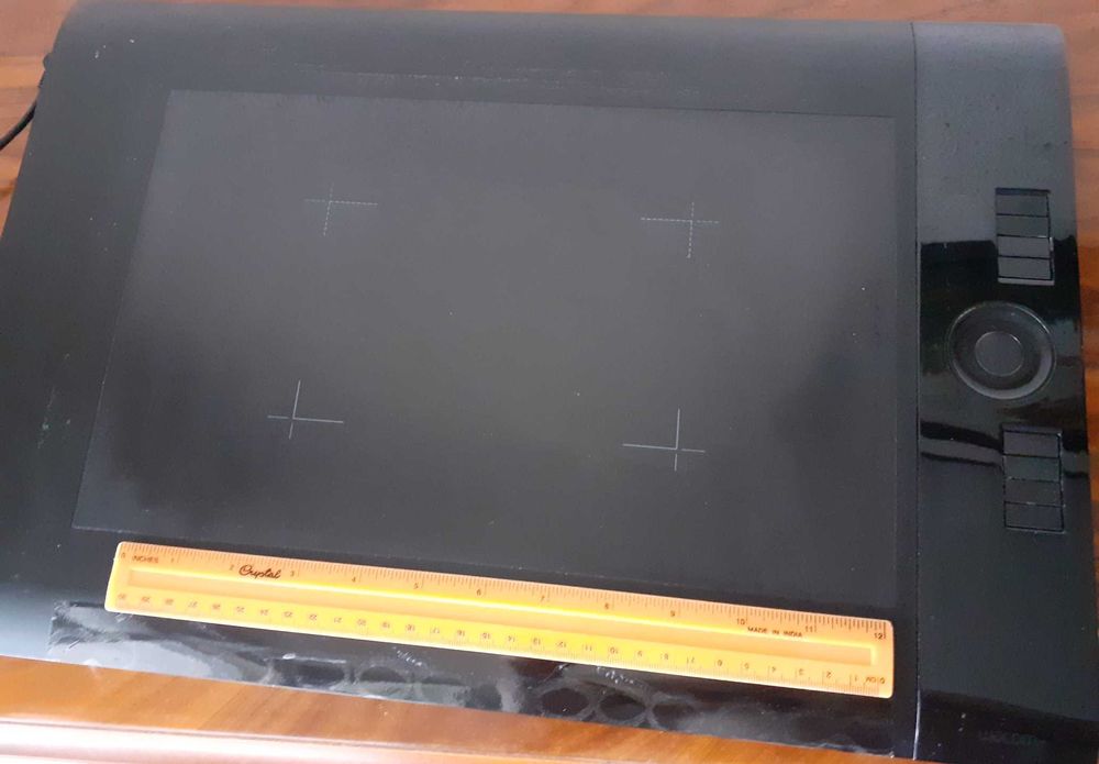 Wacom Intuos4 Medium sau Wacom Intuos 4 Large