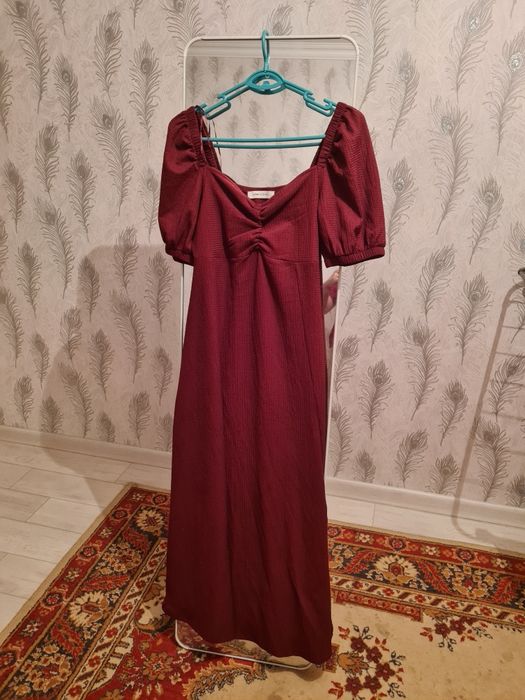 Продам красивое бордовое платье
