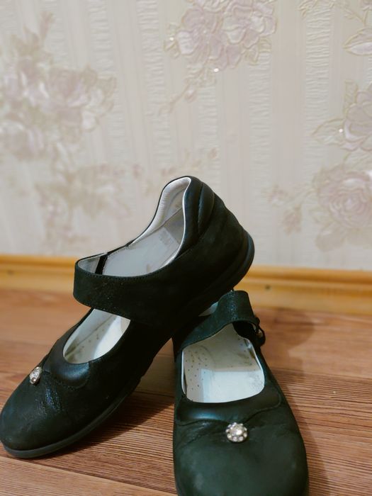 Продам школьные туфли 35 размер!